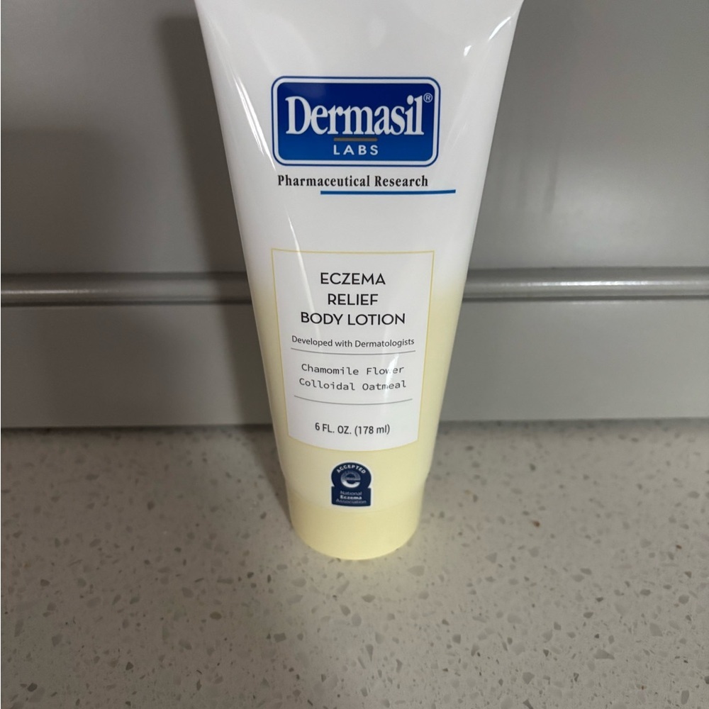 New! Dermasil Eczema Relief Body Lotion 6fl oz